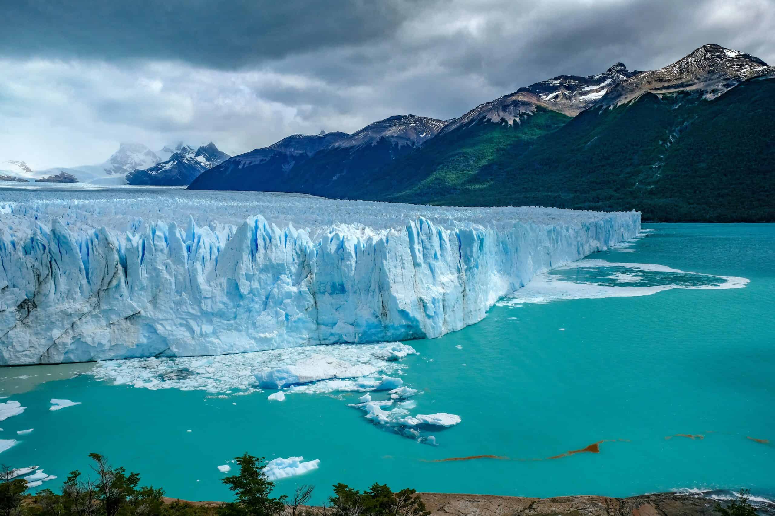 Patagonia - Let my People go Surfing 